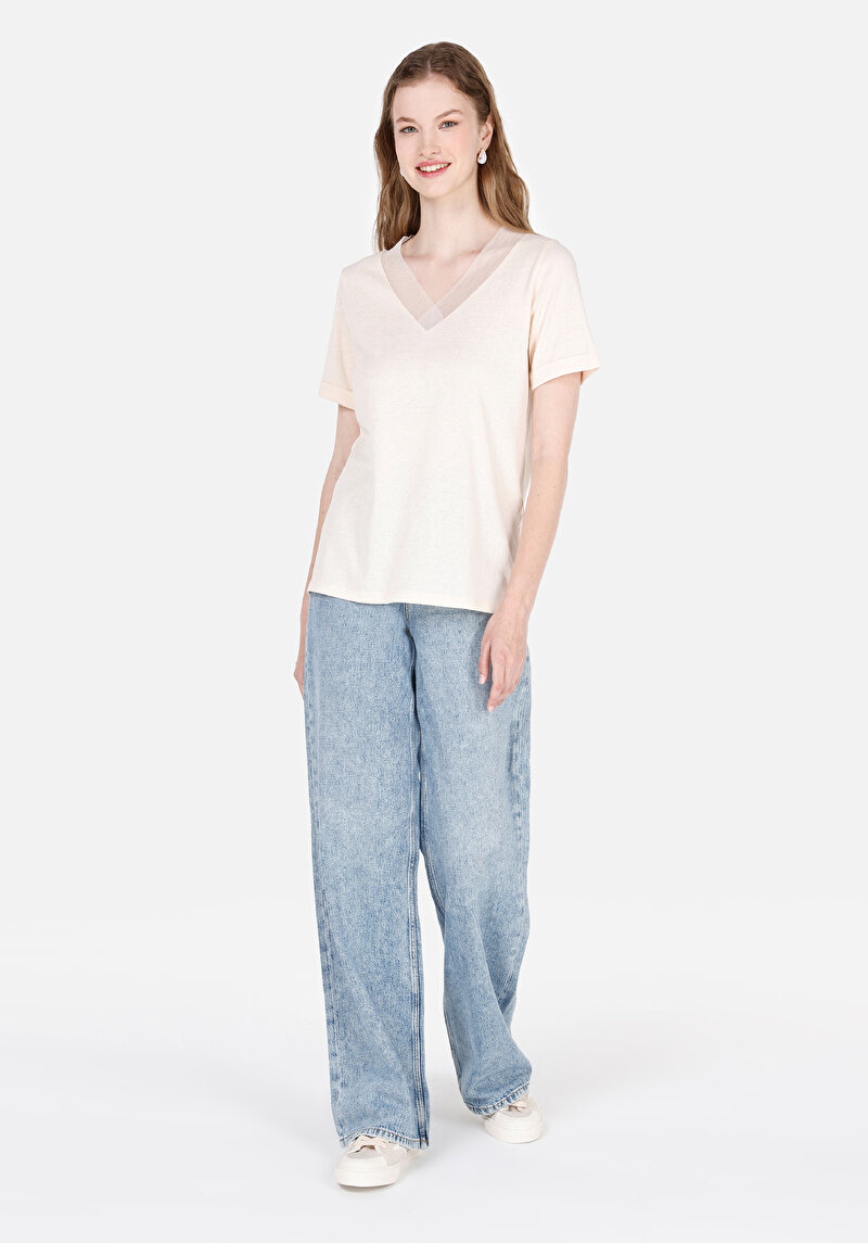 Regular Fit V Yaka Düz Kadın Ekru Kısa Kol Tişört