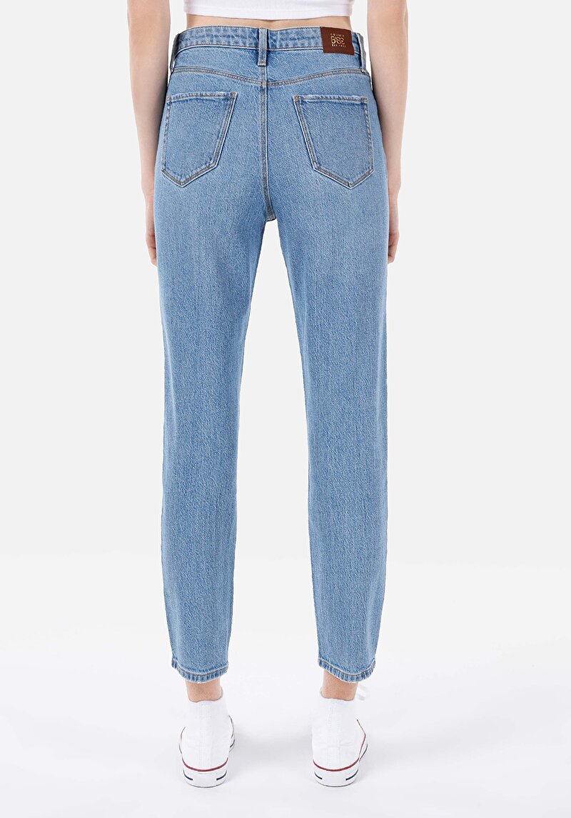 Mom Fit Yüksek Bel Daralan Paça Kadın İndigo Jean Pantolon