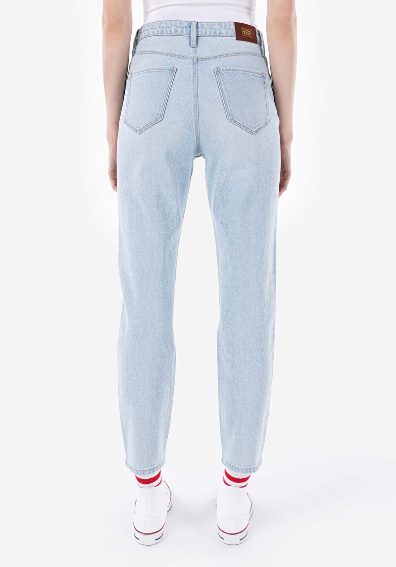 Mom Fit Yüksek Bel Daralan Paça Kadın Bleach İndigo Denim Jean Pantolon