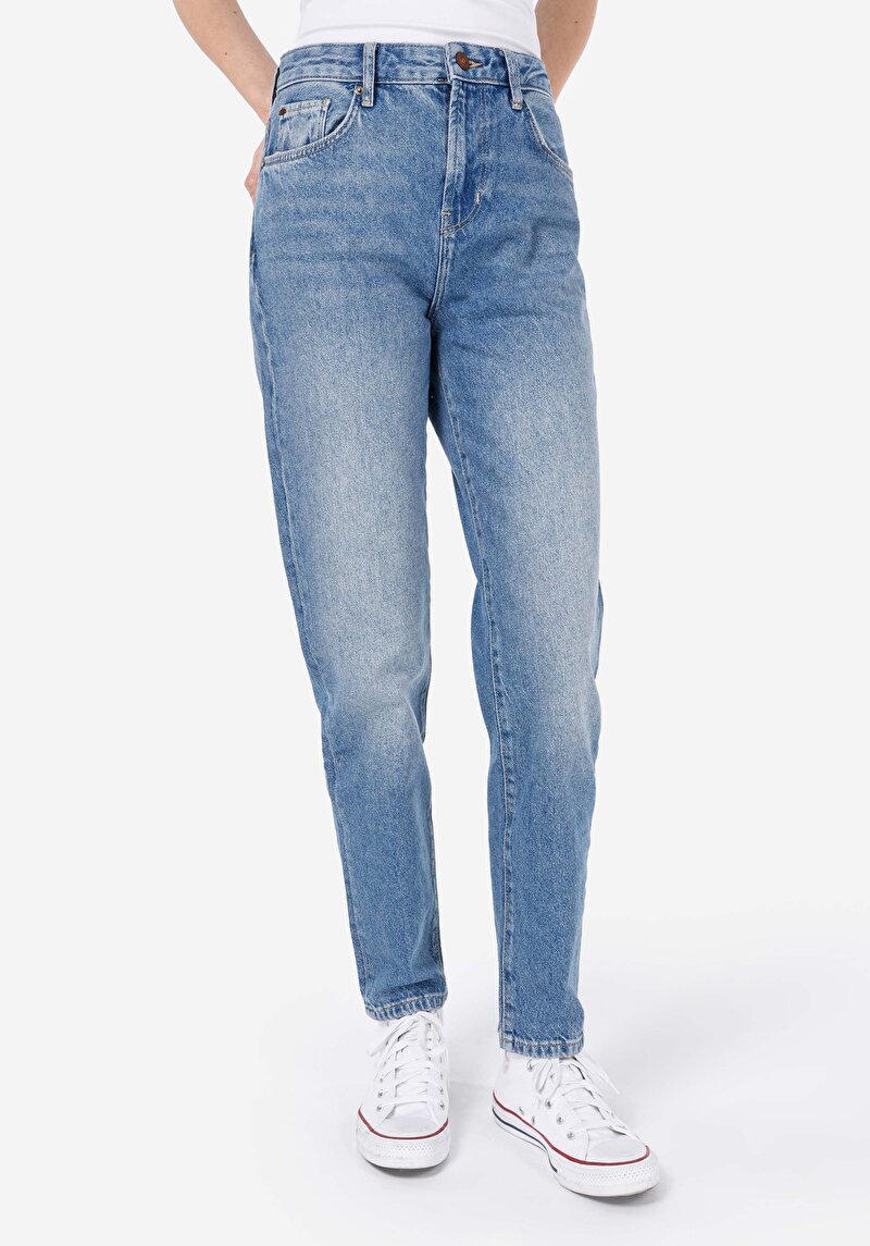 Mom Fit Daralan Paça Kadın İndigo Denim Jean Pantolon