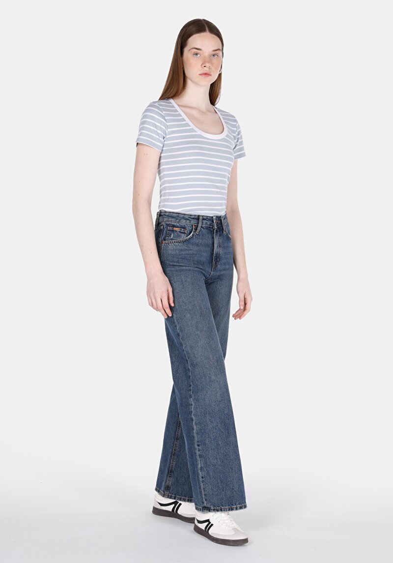 Slim Fit Kare Yaka Çizgili Kadın Mavi Kısa Kol Tişört