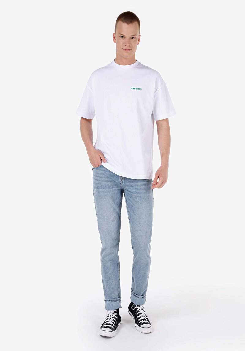 Comfort Fit Yuvarlak Yaka Baskılı Kadın Cepsiz Beyaz Kısa Kol Tişört