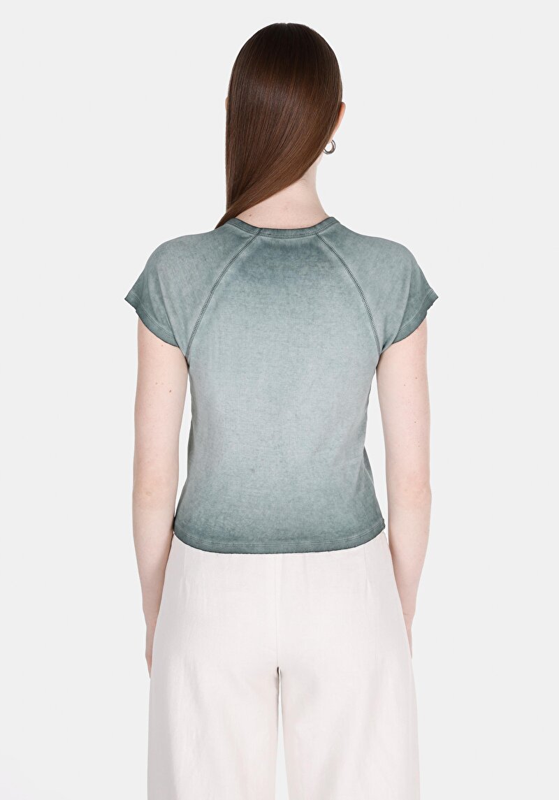 Slim Fit Yuvarlak Yaka Pamuklu Baskılı Kadın Yeşil Kısa Kol Tişört