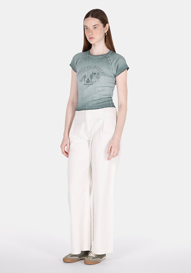 Slim Fit Yuvarlak Yaka Pamuklu Baskılı Kadın Yeşil Kısa Kol Tişört