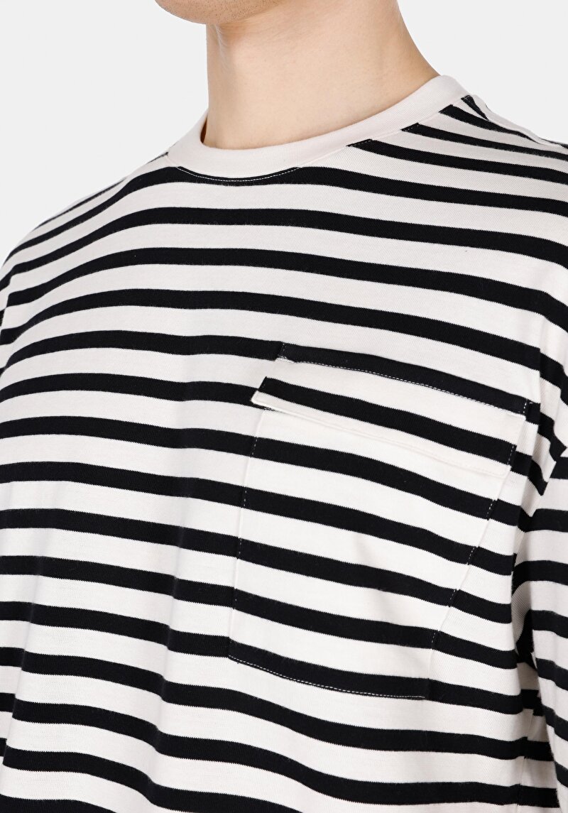 Oversize Fit Yuvarlak Yaka Çizgili Erkek Siyah Kısa Kol Tişört