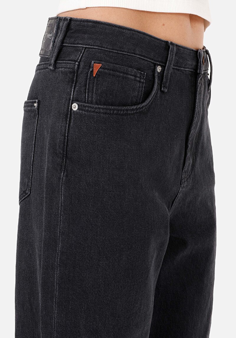 Regular Fit   Kadın Siyah Jean Pantolon