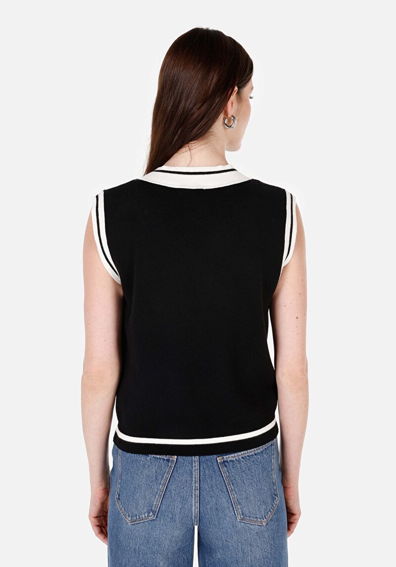 Regular Fit V Yaka Kadın Siyah Kazak