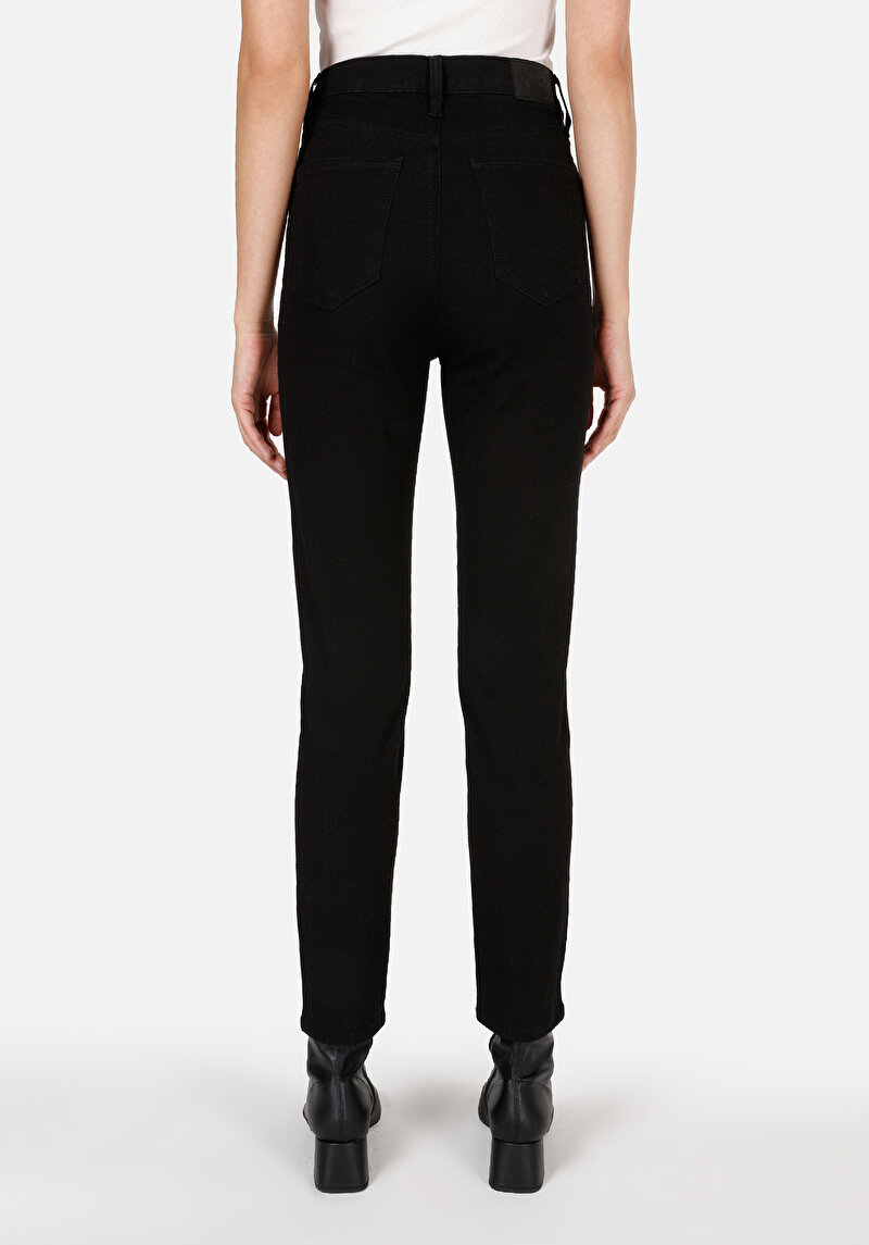 Slim Fit Orta Bel Düz Paça Kadın Siyah Denim Jean Pantolon