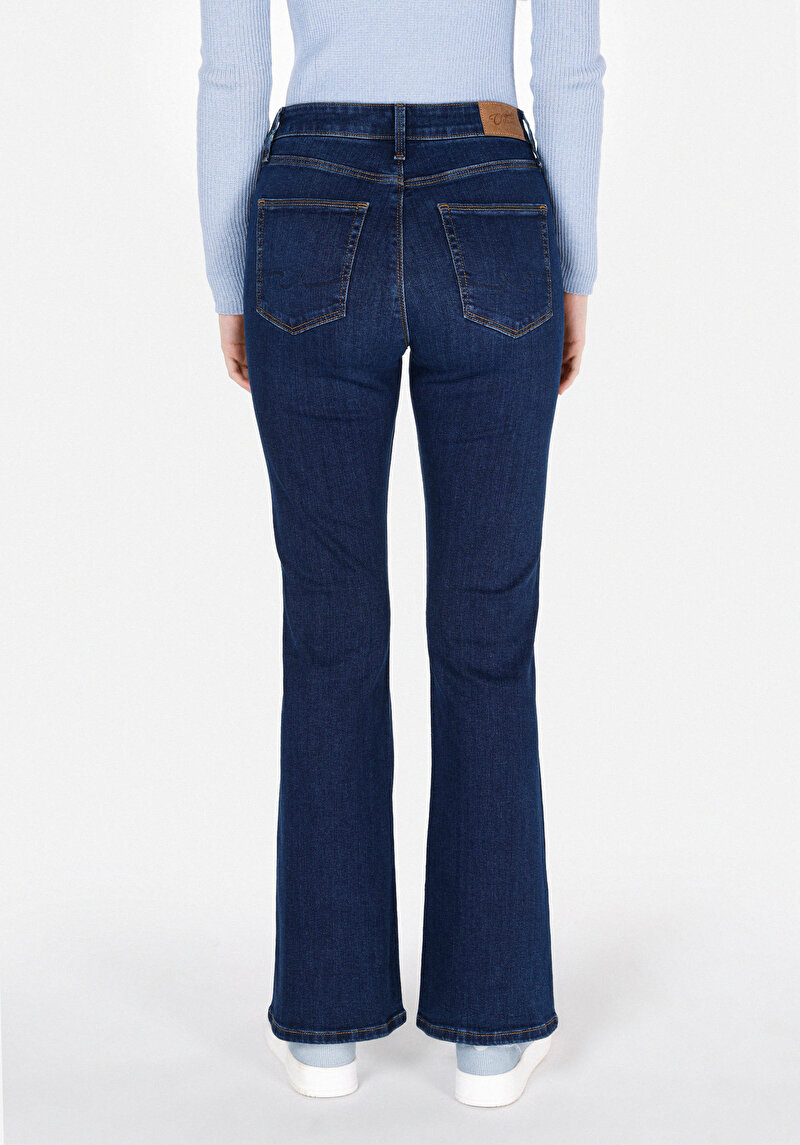 Regular Fit Orta Bel Bootcut Kadın Koyu İndigo Denim Jean Pantolon