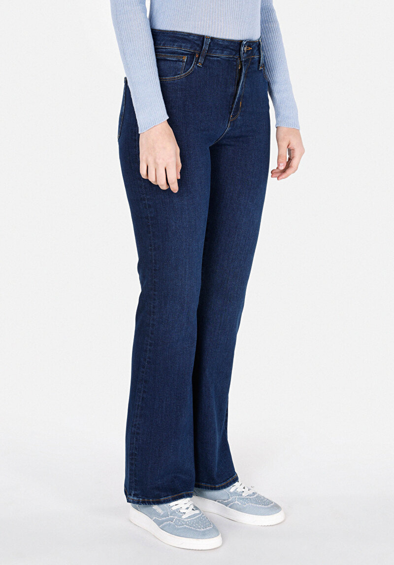 Regular Fit Orta Bel Bootcut Kadın Koyu İndigo Denim Jean Pantolon