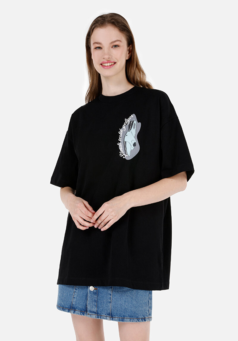 Comfort Fit Yuvarlak Yaka Kadın Siyah Kısa Kol Tişört