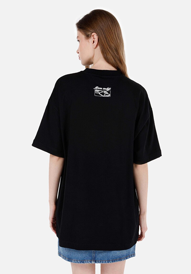 Comfort Fit Yuvarlak Yaka Kadın Siyah Kısa Kol Tişört