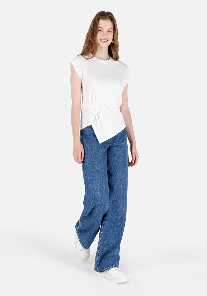 Regular Fit Yuvarlak Yaka Düz Kadın Beyaz Kolsuz Tişört