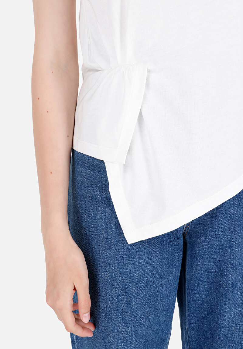 Regular Fit Yuvarlak Yaka Düz Kadın Beyaz Kolsuz Tişört