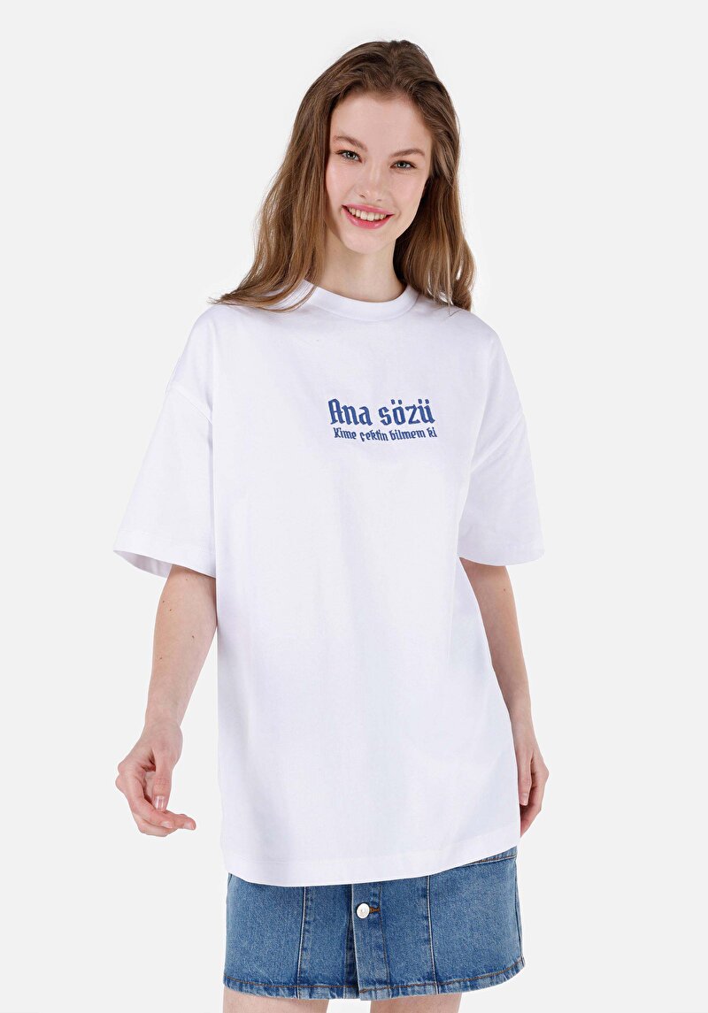 Comfort Fit Yuvarlak Yaka Kadın Beyaz Kısa Kol Tişört