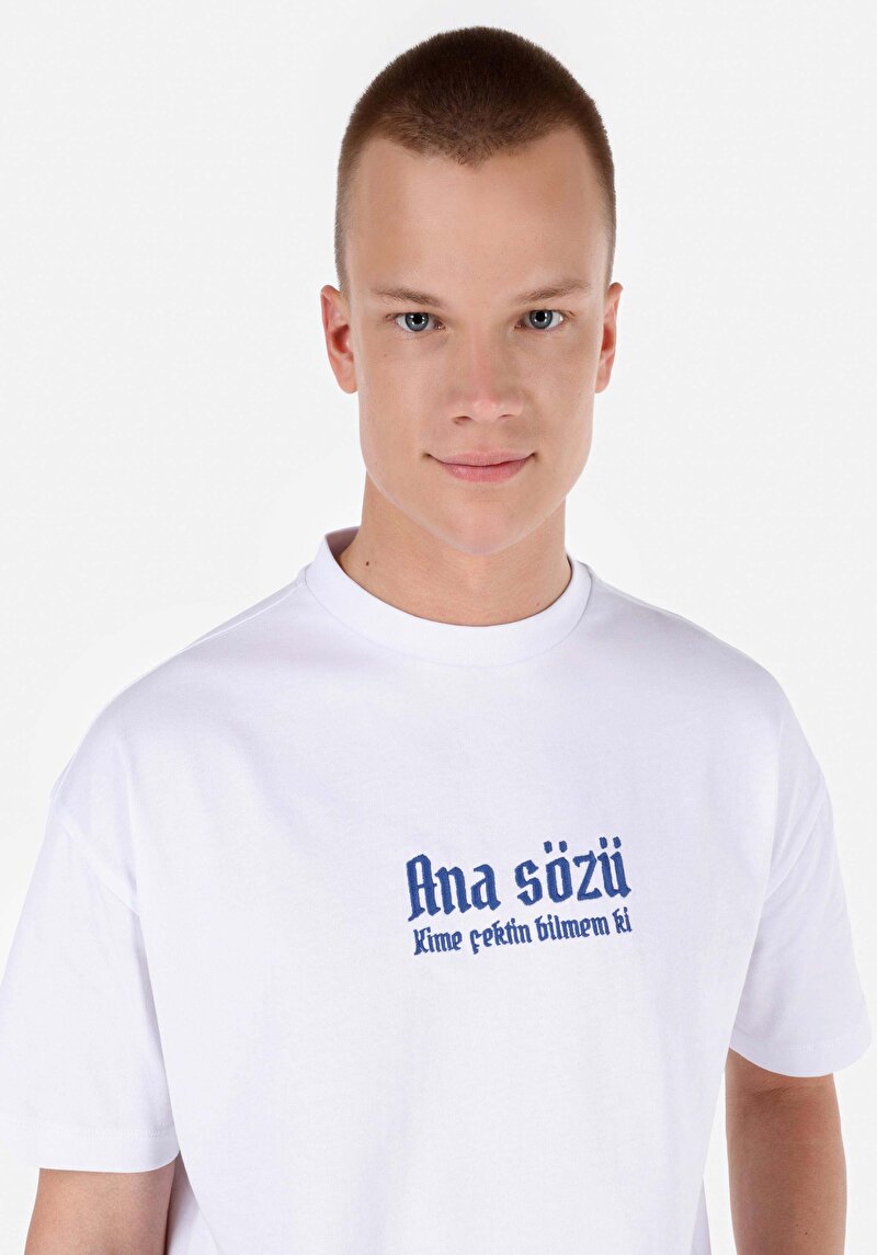 Comfort Fit Yuvarlak Yaka  Kadın Beyaz Kısa Kol Tişört