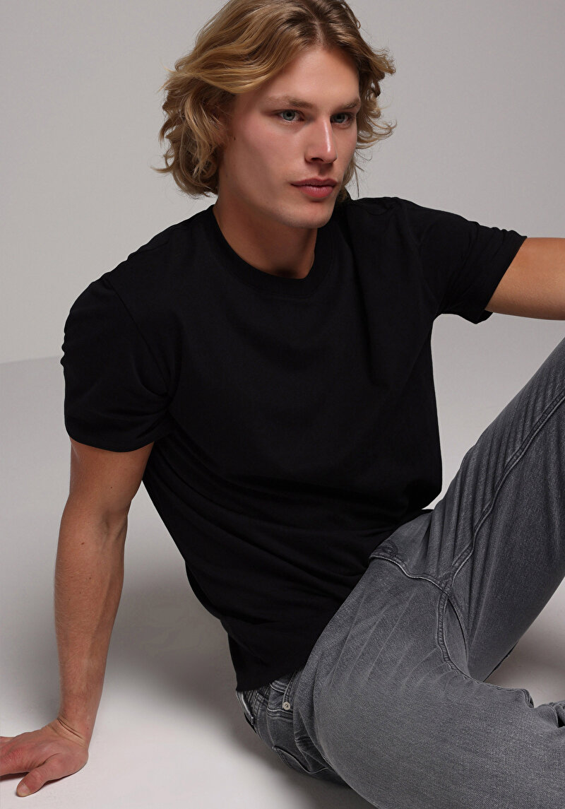 Regular Fit Yuvarlak Yaka Düz Pamuklu Cepsiz Erkek Siyah Kısa Kol Tişört