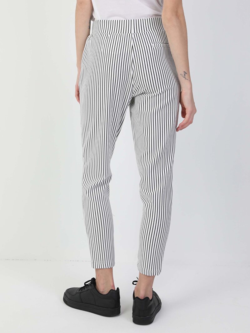 Regular Fit Yüksek Bel Kadın Beyaz Eşofman Altı