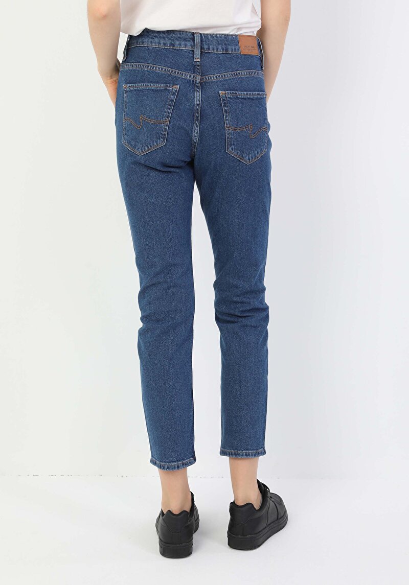 Slim Fit Orta Bel Daralan Paça Kadın İndigo Jean Pantolon