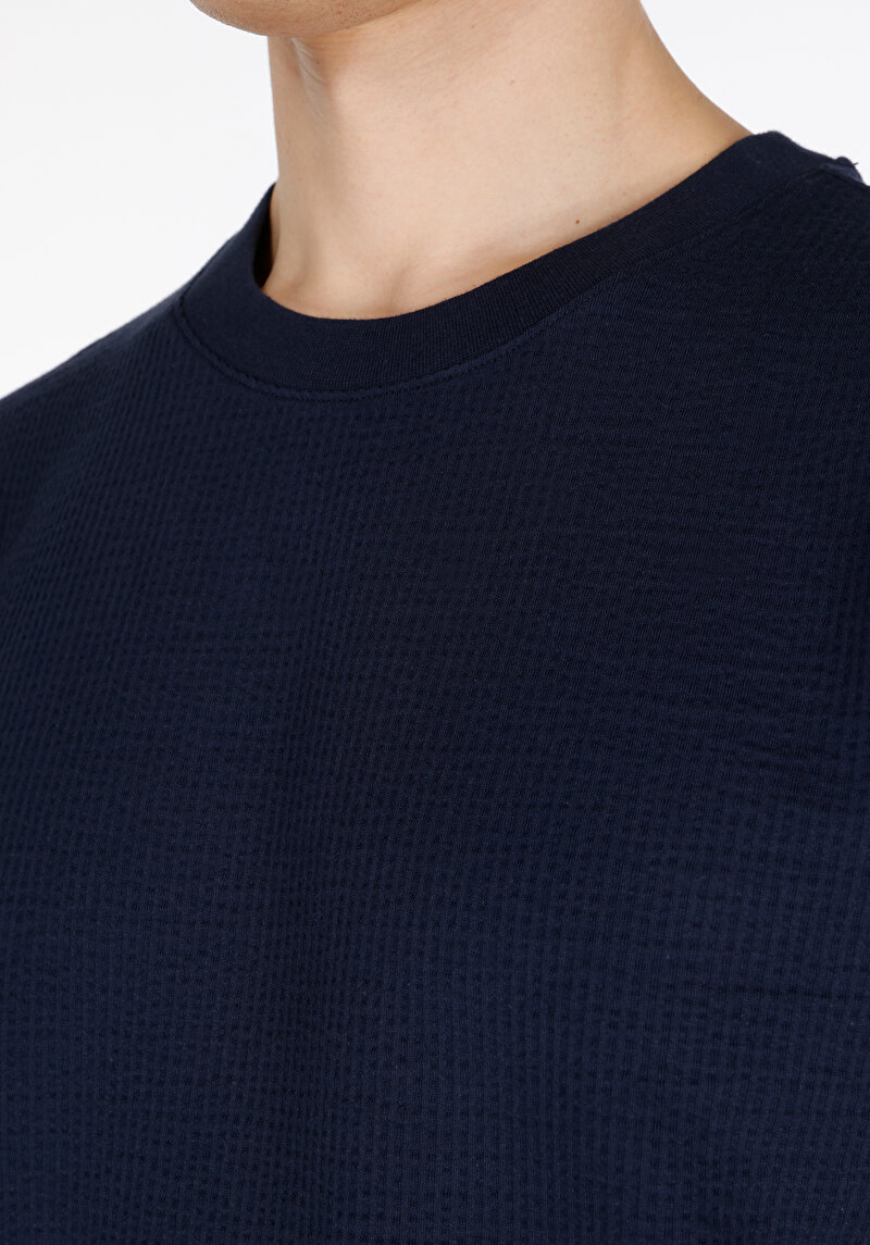 Comfort Fit Yuvarlak Yaka Jakarlı Erkek Lacivert Kısa Kol Tişört