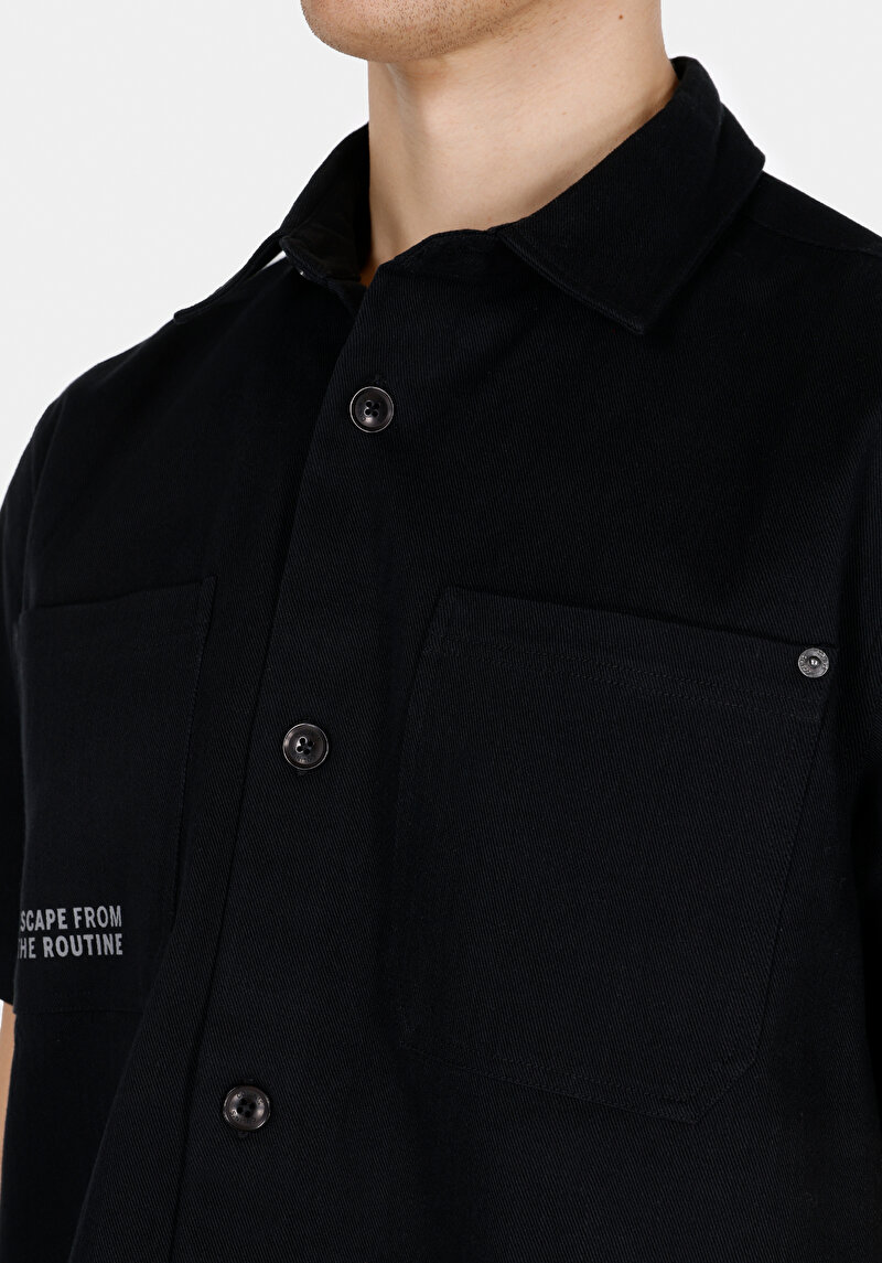 Comfort Fit Shirt Neck Düz Erkek Siyah Kısa Kol Gömlek