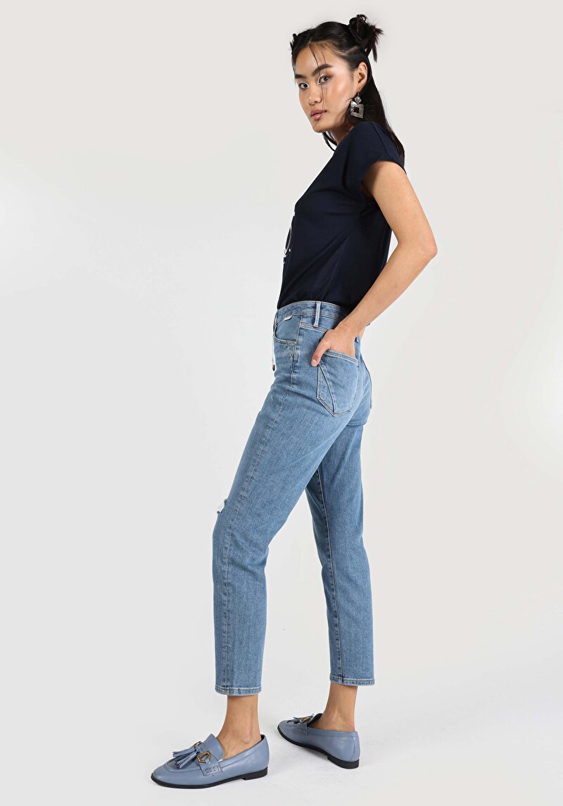 Slim Fit Orta Bel Daralan Paça Kadın Denim Jean Pantolon