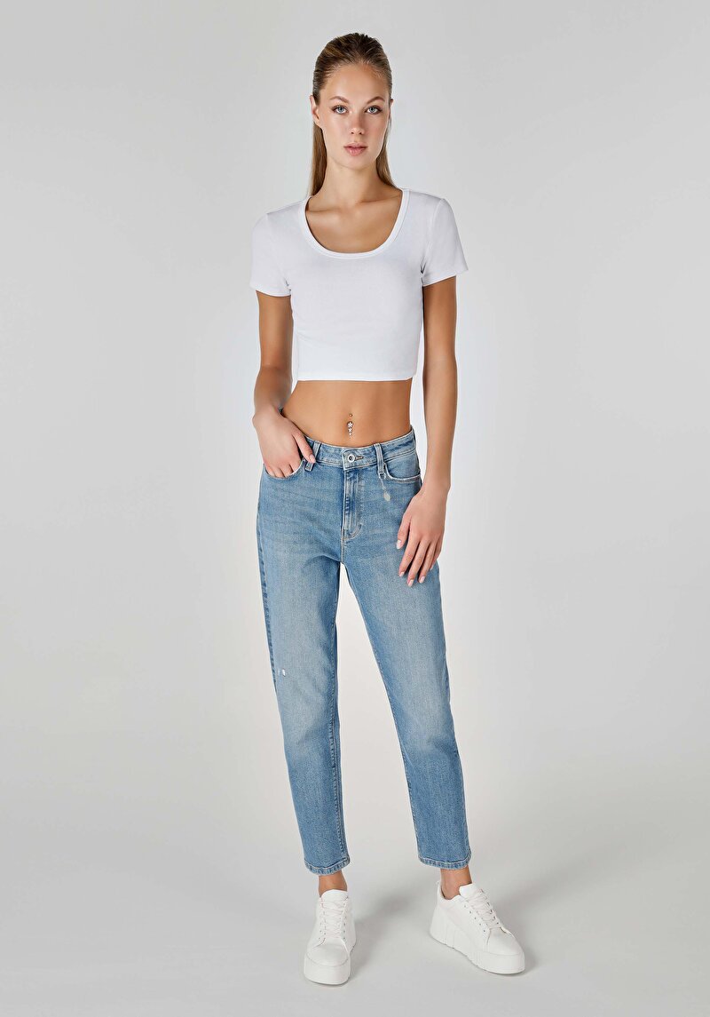 Mom Fit Yüksek Bel Daralan Paça Kadın İndigo Jean Pantolon