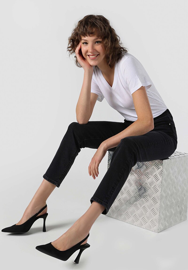 Slim Fit Orta Bel Düz Paça Kadın Siyah Fermuarlı Jean Pantolon