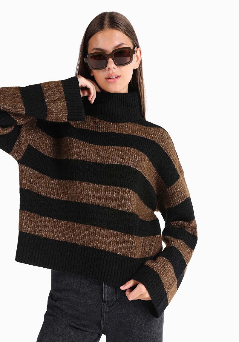 Regular Fit Yarım Balıkçı Yaka Çizgili Kadın Kahverengi Kazak