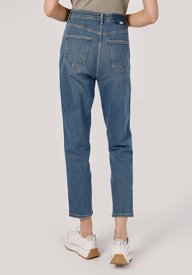 Mom Fit Yüksek Bel Daralan Paça Kadın İndigo Jean Pantolon
