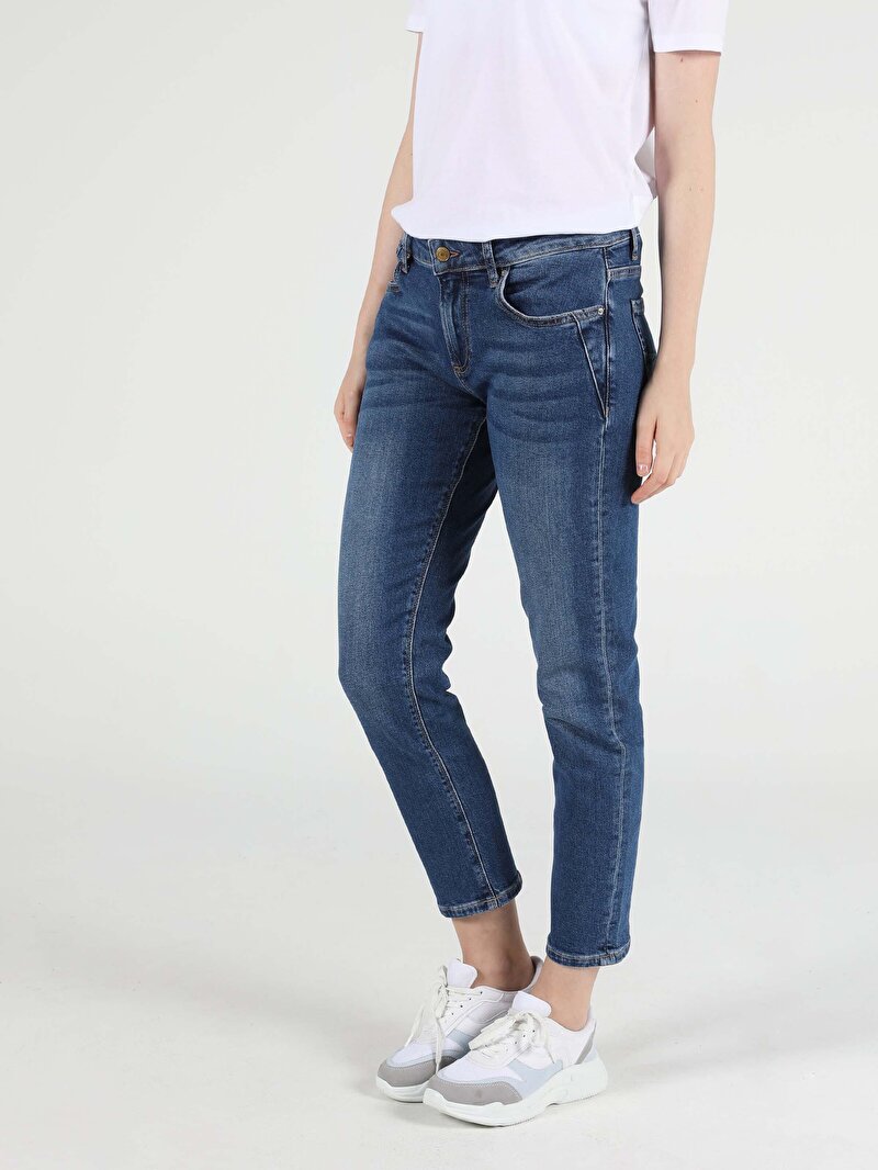 Slim Boyfriend Fit Orta Bel Daralan Paça Kadın İndigo Jean Pantolon