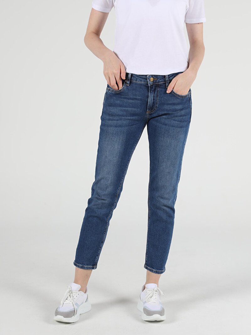 Slim Boyfriend Fit Orta Bel Daralan Paça Kadın İndigo Jean Pantolon