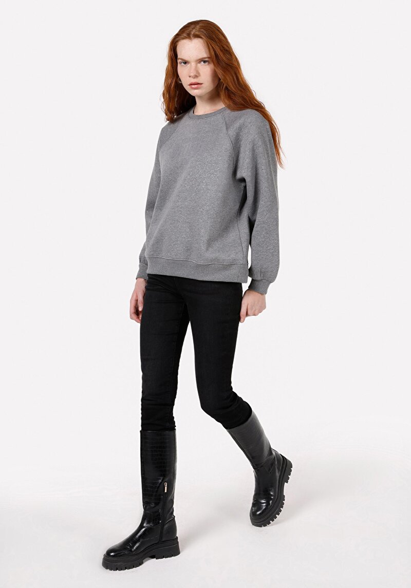 Regular Fit Yuvarlak Yaka Baskılı Kadın Gri Sweatshirt