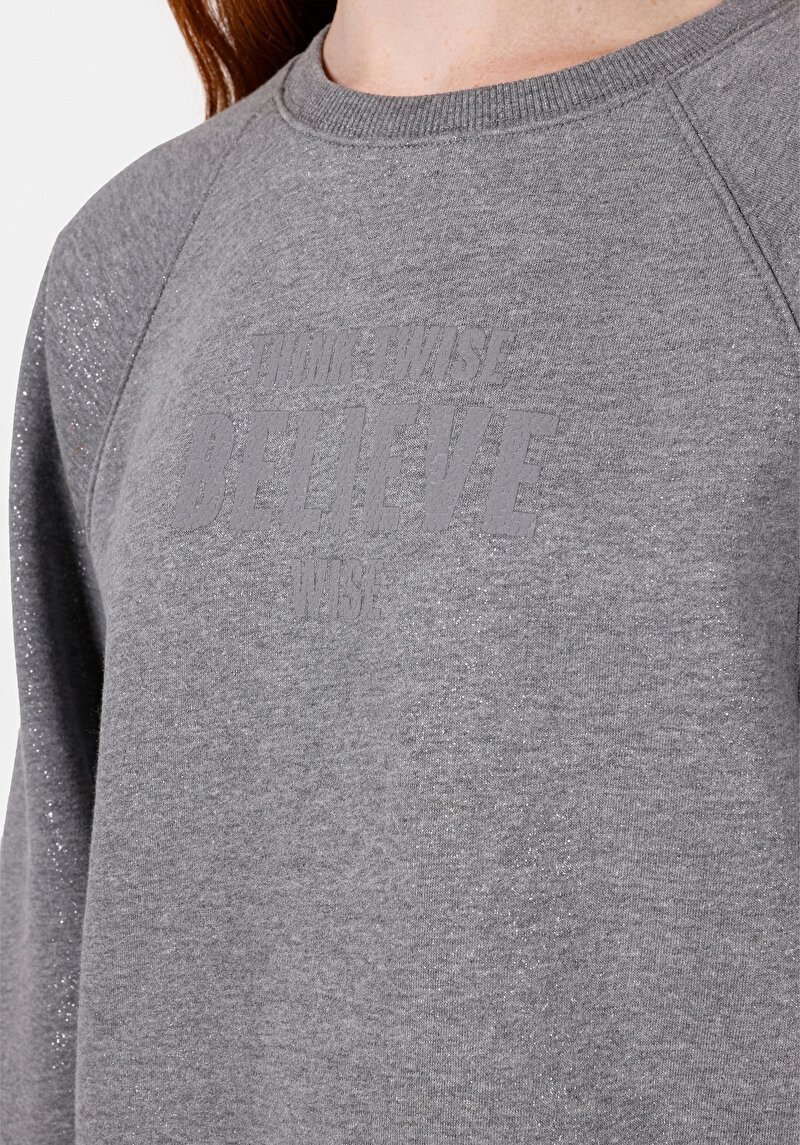 Regular Fit Yuvarlak Yaka Baskılı Kadın Gri Sweatshirt