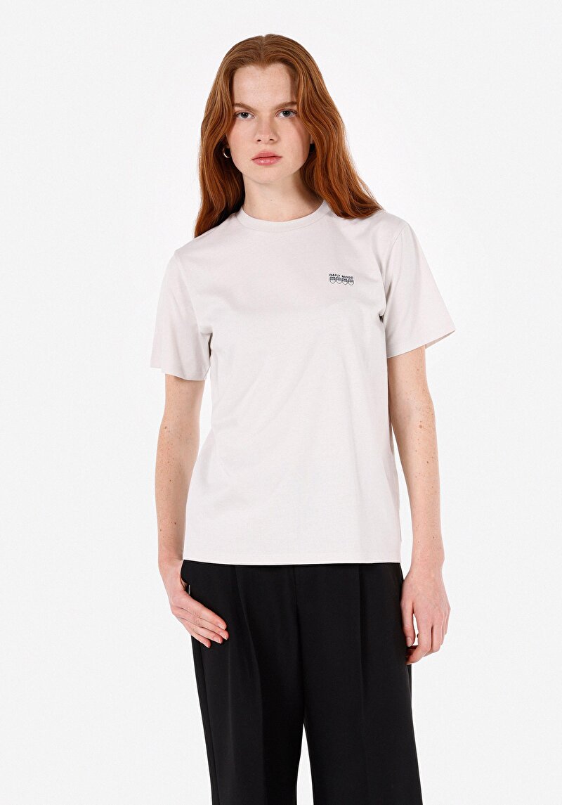 Regular Fit Yuvarlak Yaka Baskılı Kadın Taş Kısa Kol Tişört