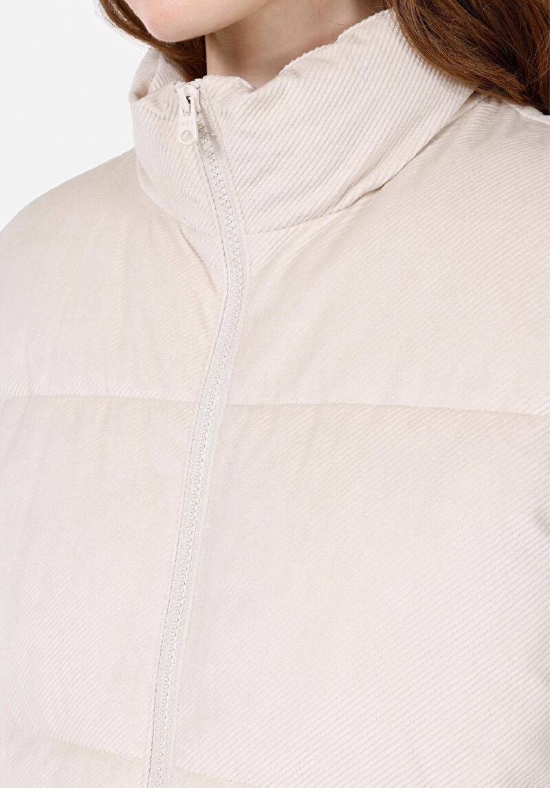 Regular Fit Dik Yaka Fermuarlı Astarlı Kadın Ekru Yelek