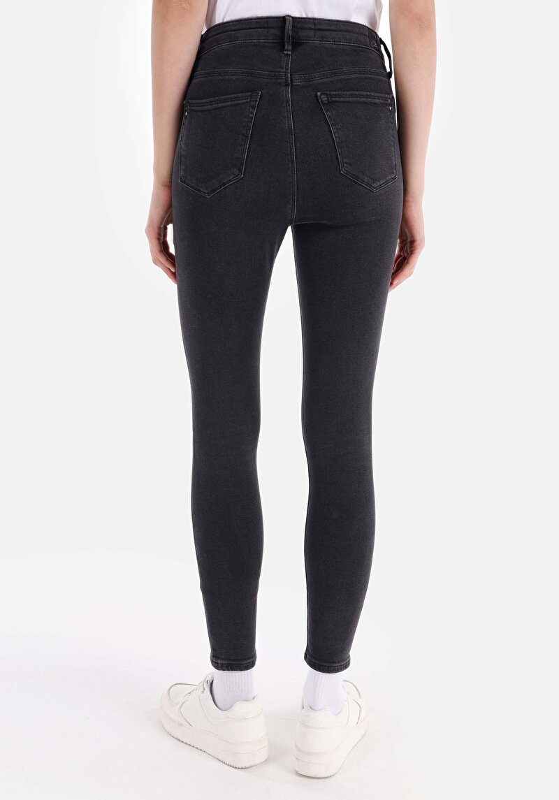Skinny Fit Orta Bel Dar Paça Kadın Siyah Jean Pantolon
