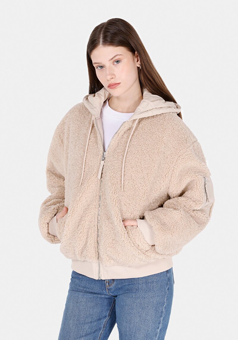Regular Fit Kapüşonlu Fermuarlı Astarlı Kürklü Kadın Bej Mont