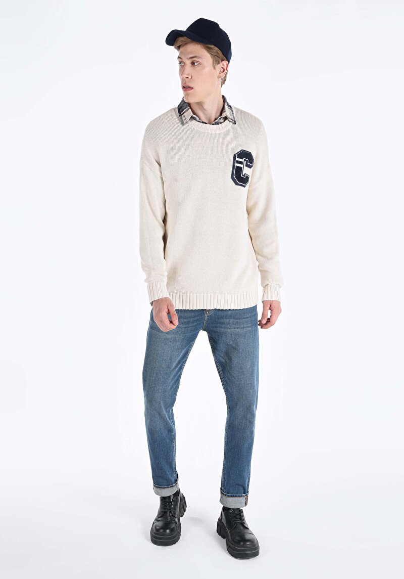 Comfort Fit Yuvarlak Yaka Jakarlı Erkek Beyaz Kazak