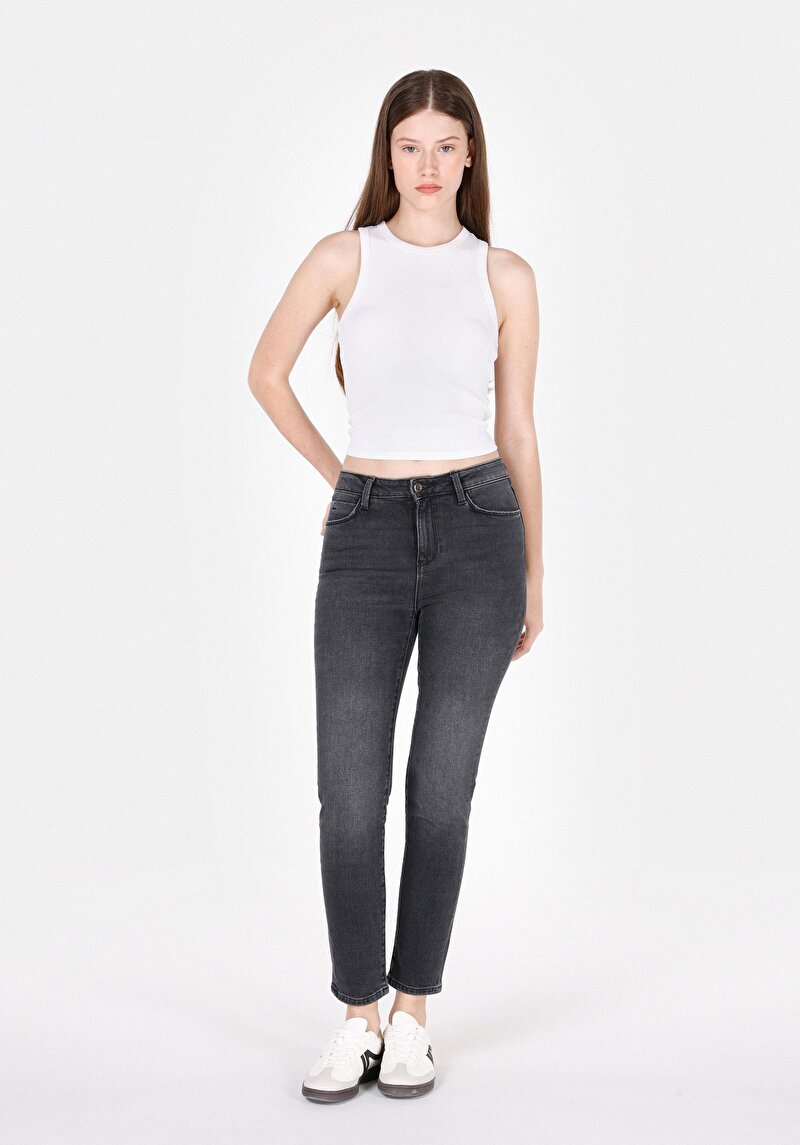 Slim Fit Kadın Siyah Jean Pantolon