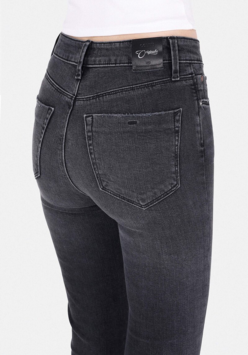 Slim Fit   Kadın Siyah Jean Pantolon