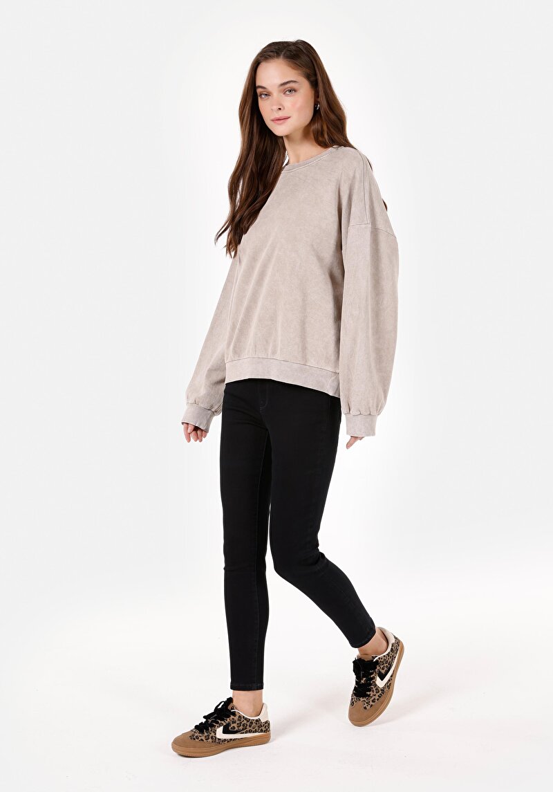 Comfort Fit Yuvarlak Yaka Kadın Bej Sweatshirt