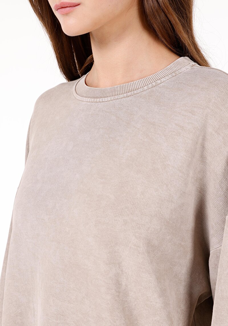 Comfort Fit Yuvarlak Yaka Kadın Bej Sweatshirt
