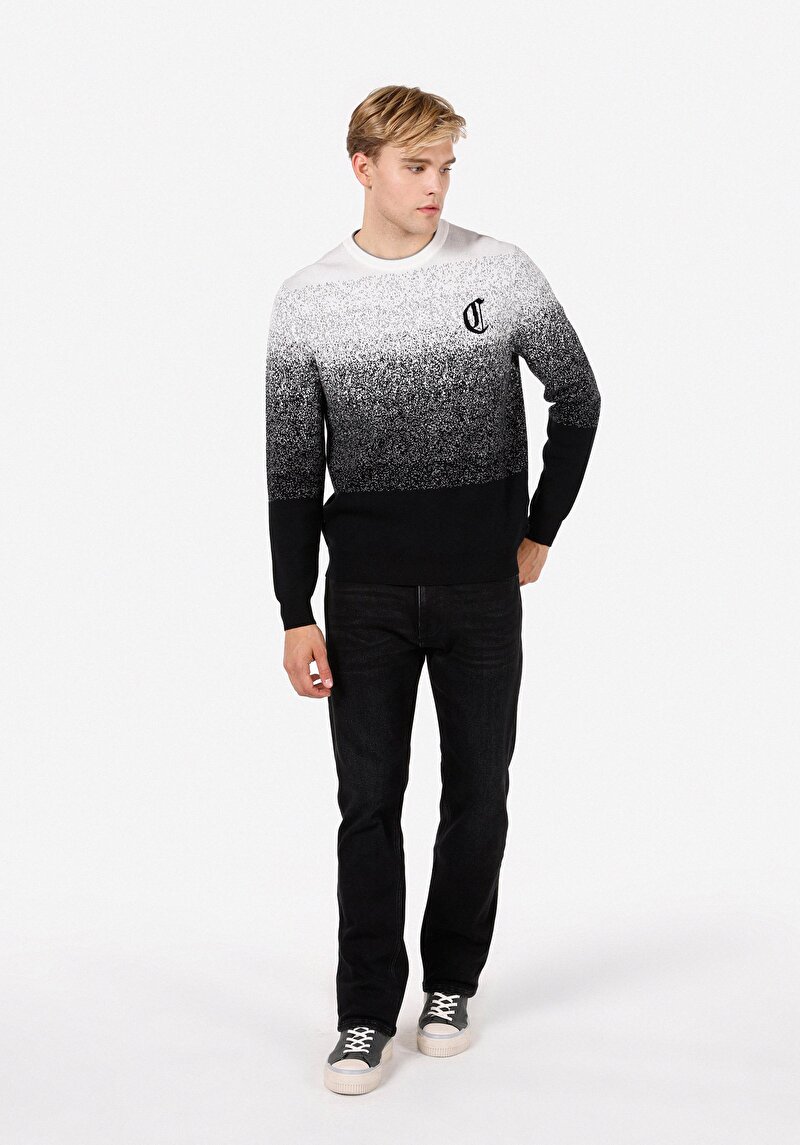 Regular Fit Yuvarlak Yaka Desen Baskılı Erkek Siyah Kazak