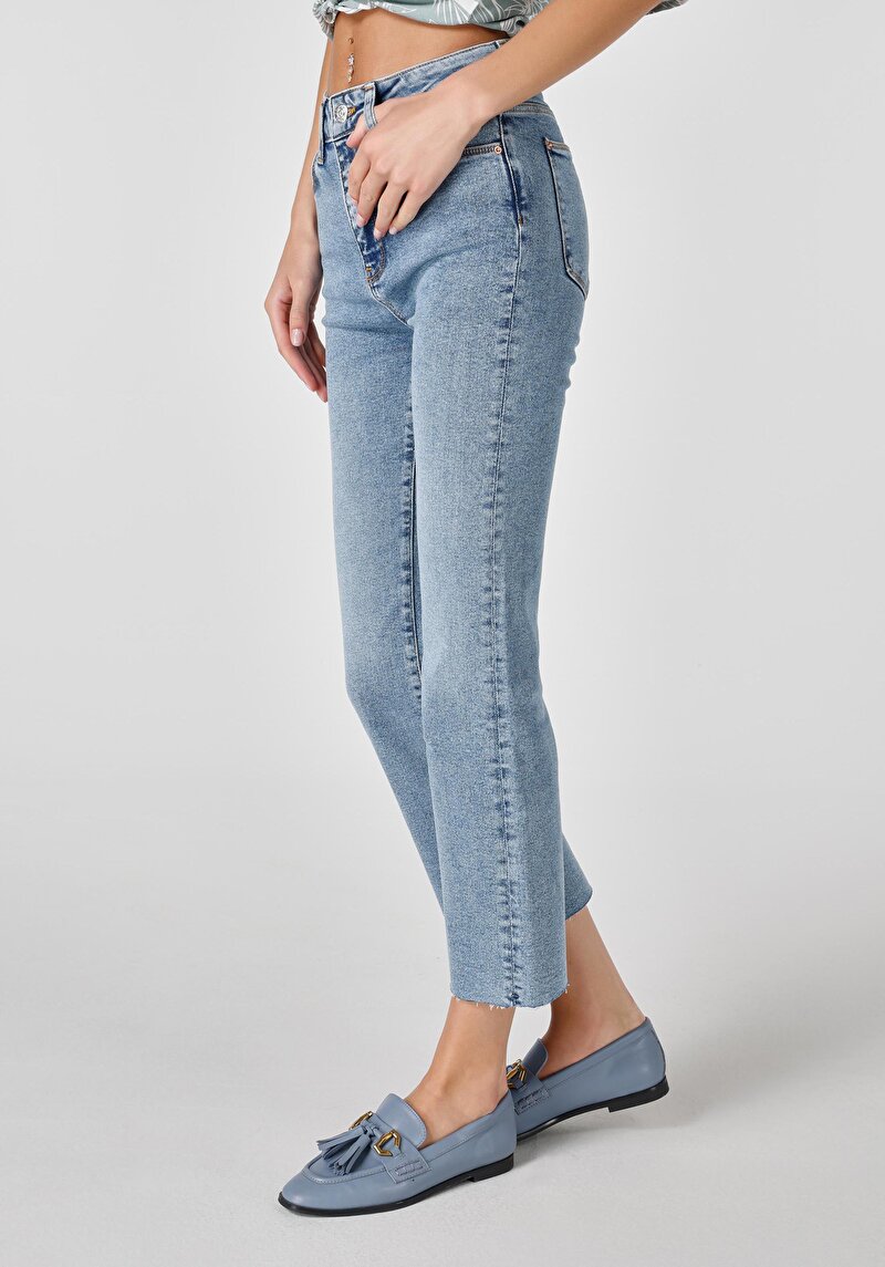 Regular Fit Yüksek Bel Kısa Ispanyol Paça Kadın İndigo Jean Pantolon