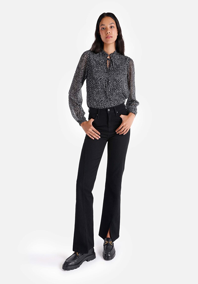 Regular Fit Yüksek Bel Yırtmaçlı Paça Kadın İndigo Jean Pantolon