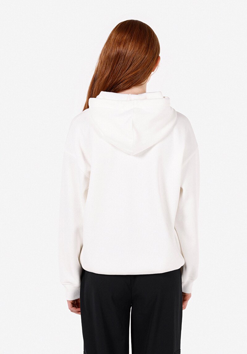Regular Fit Kapüşonlu Kadın Beyaz Sweatshirt
