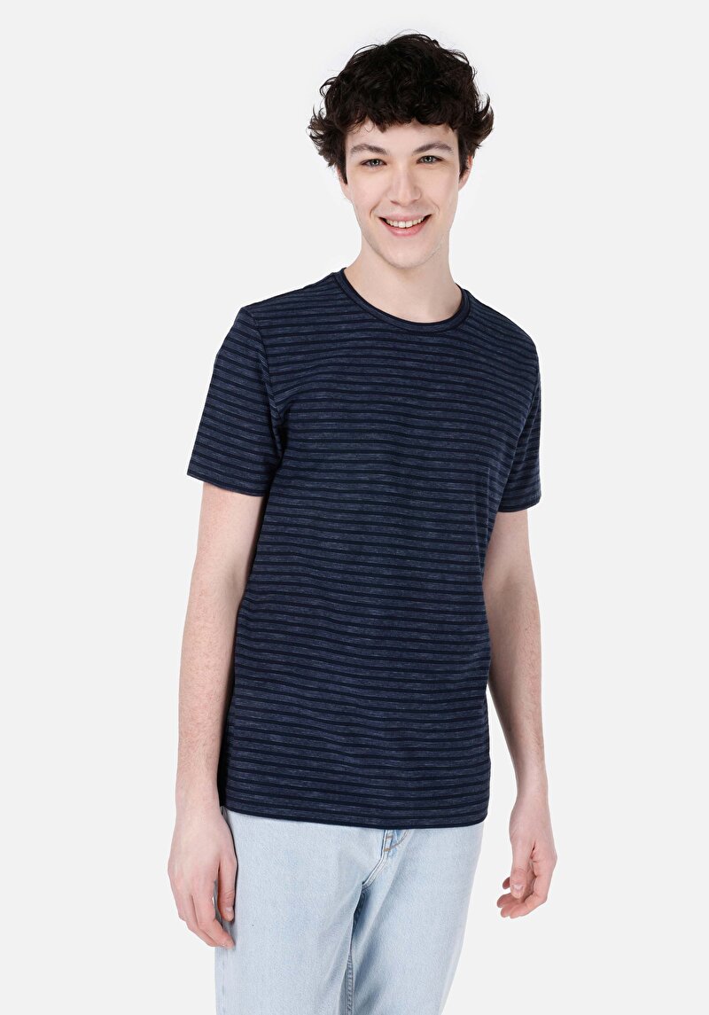Regular Fit Yuvarlak Yaka Çizgili Erkek Lacivert Kısa Kol Cepsiz Tişört