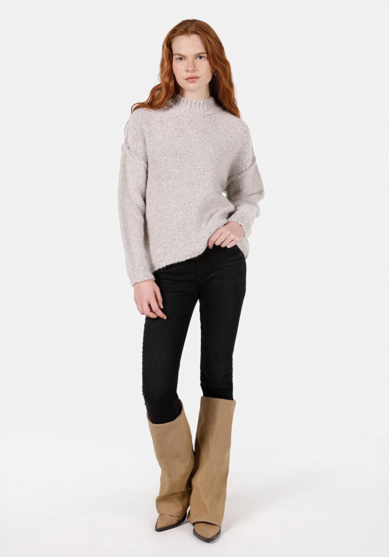 Comfort Fit Yuvarlak Yaka Kadın Taş Kazak