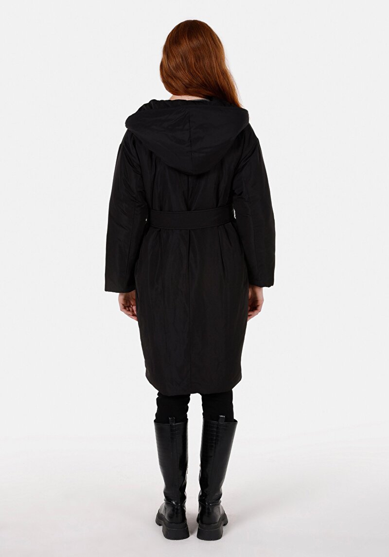 Regular Fit Kapüşonlu Cepli Kadın Siyah Kaban